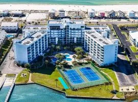 Gulf Shores Surf and Racquet Club - Great Pool - Bring your Boat - Easy Beach Access