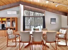 The Ski Bungalow - A cozy 2-bedroom retreat in the heart of ski town - Ski and snowboard rental deals!