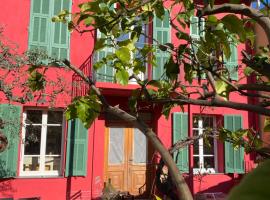 니스에 위치한 호텔 Maison de ville avec jardin