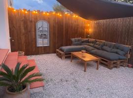 Maison à la mer, hotel in Saintes-Marie-la-Mer