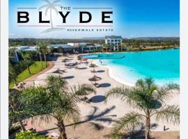 Luxurious 1-Bedroom Apartment at The Blyde, Pretoria, rantahotelli kohteessa Pretoria