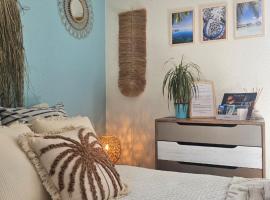 G&icirc;te "Tahiti", parking securise