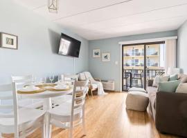 Boardwalk Condo with Ocean View Balcony & Pool, Hotel in Ocean City