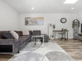 Winston Suite 2BR 1BA - Carriage Suite with Garage