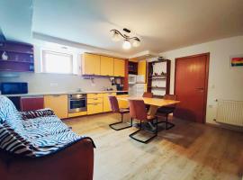 Cozy Corner Studio with Kitchen& Private Bath, hotel v destinaci Koper