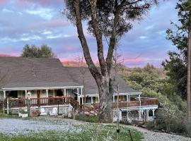 Sierra Mountain Lodge - Vacation Rentals - Yosemite