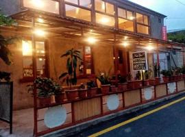 Khan House, hotel v destinaci Şəki