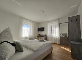 Regenbogen8 Ferienwohnungen, hotel v destinaci Linsengericht