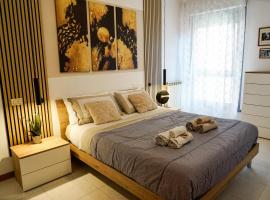 House 105 Suite Apartment, хотел в Перуджа