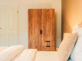 Komfortable Ferienwohnung mit Aufzug, zwei Balkonen & ideal für bis zu 6 Gäste – hotel w mieście Bad Ems