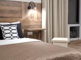 Lux GUEST HOUSЕ МUKACHEVO, vila v Mukačevu