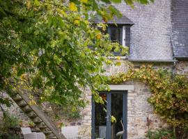 L'Hôtié de Brocéliande, au coeur des sites naturels et légendaires, Hotel in Paimpont