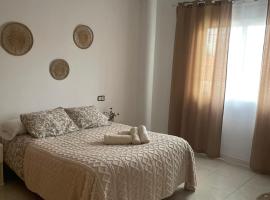 Habitaciones Casa Familiar La Zubia, khách sạn ở La Zubia