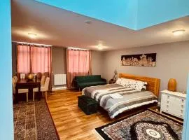 studio flat very closeLHR to LHR