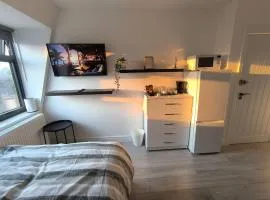 Full equiped rooms, Tooting Broadway station