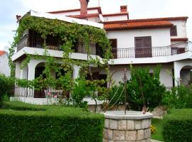 P&Z Apartments, hotel a Rab