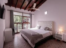 Habitación privada con terraza y WiFi rápido en el centro
