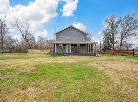 Magical Country Home near DFW, hotel v destinaci Wills Point