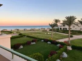 For Elite Families - La Vista 5 Seafront 265m Luxury Villa