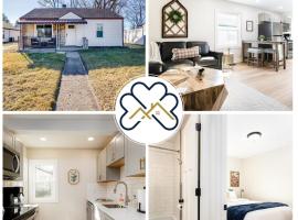 End Zone Escape - 2BR house 1 mile to ND Stadium!, hotel v destinaci South Bend