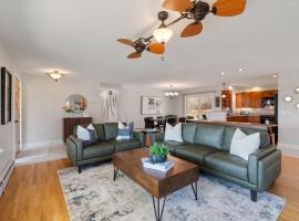 High-End Finger Lakes Escape - Expansive Game Room, Cozy Firepit, & Scenic Views, hotel v destinaci Penn Yan