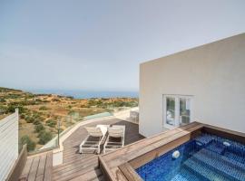 Luxury Penthouse with private pool and sea views, sleeps 6, khách sạn ở Is-Swieqi