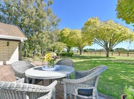 Kaiapoi Lakes - Christchurch Holiday Homes, hotel v destinaci Kaiapoi