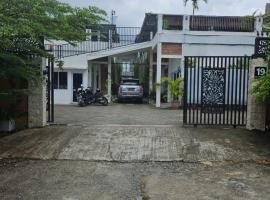 Rumah Tropis - Lantai 1, holiday rental in Pekanbaru