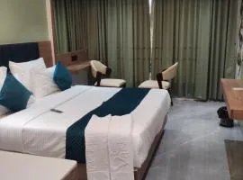 Hotel Vaishnavi Heights, Solapur