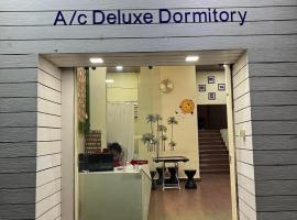 City Stay Deluxe AC Dormitory, hotel cápsula en Margao