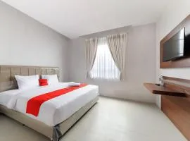 RedDoorz Plus Near Kebun Raya Bogor