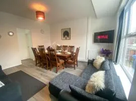 5 bedroom Luxury Townhouse near City Centre, sleep 16