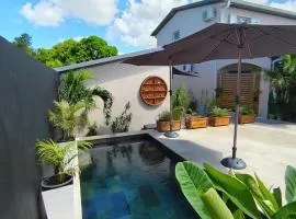 Monstera Lodge