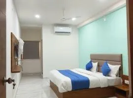 Hotel Akruti Inn