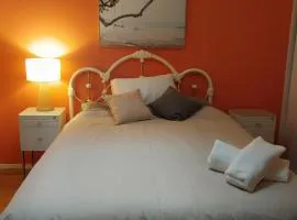 Dreamy Escape Where Romance Blossoms & Pets Play