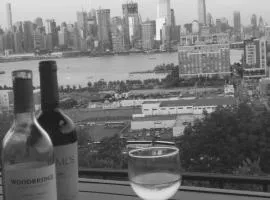 World Trade Apt 3 15 Minutes to Times Square
