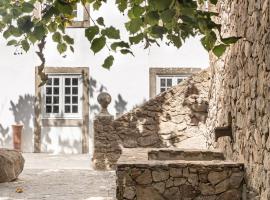 Quinta do Griffo with Oceanview, Spa, heated Pool, chata v destinaci Colares