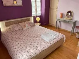 Maison de ville avec parking gratuit