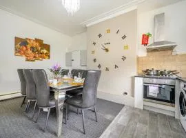 -RD15CFA- For Relaxed and Cosy stay with Free Parking