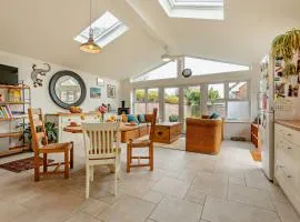 Haven House Gorgeous Lymington Home with Garden and Studio near New Forest