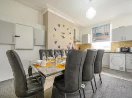-RE15CFA- For Relaxed and Cosy stay with Free Parking