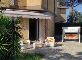 Villa Lido dei Pini 4 persone giardino 350mq wifi 3 chilometri dal mare