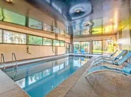 La Villa des Légendes - Spa & Swimming Pool
