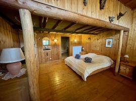 Urige Blockhütte direkt am Waldrand, villa in Ludwigswinkel