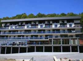 Hotel Ozero Vita、Nizhniy Studenyyのシャレー