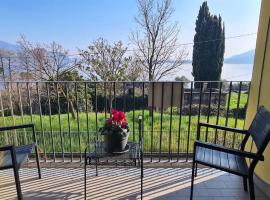 CASA AL LAGO D'ISEO for big family, hotel a Predore