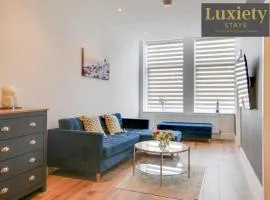 Stylish & Gorgeous 1BR Excellent Location Nr Cliffs Pavillion by Luxiety Stays Serviced Accommodation
