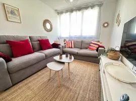 Les 3 Piliers grand T2 confortable avec parking