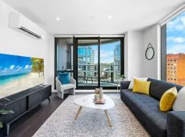 The Oasis - Brand NEW 2Bedroom APT with Parking, Heated Pool and GYM