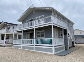 Newly Renovated Duplex Located On The Ocean Block In The Heart Of Surf City,、Surf Cityのホテル